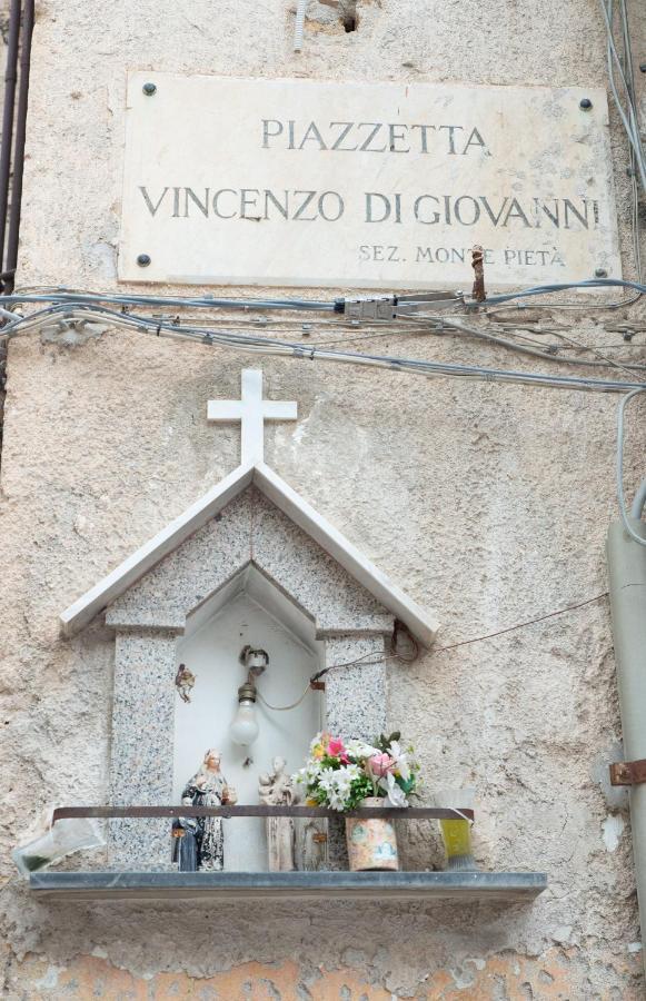 La maison à la cathedral Palermo Esterno foto